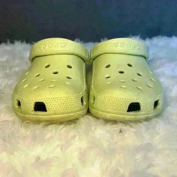 Crocs Classic Clog In Celery Green Durable and Comfy Men Size 8 Women Size 10 - Picture 12 of 13